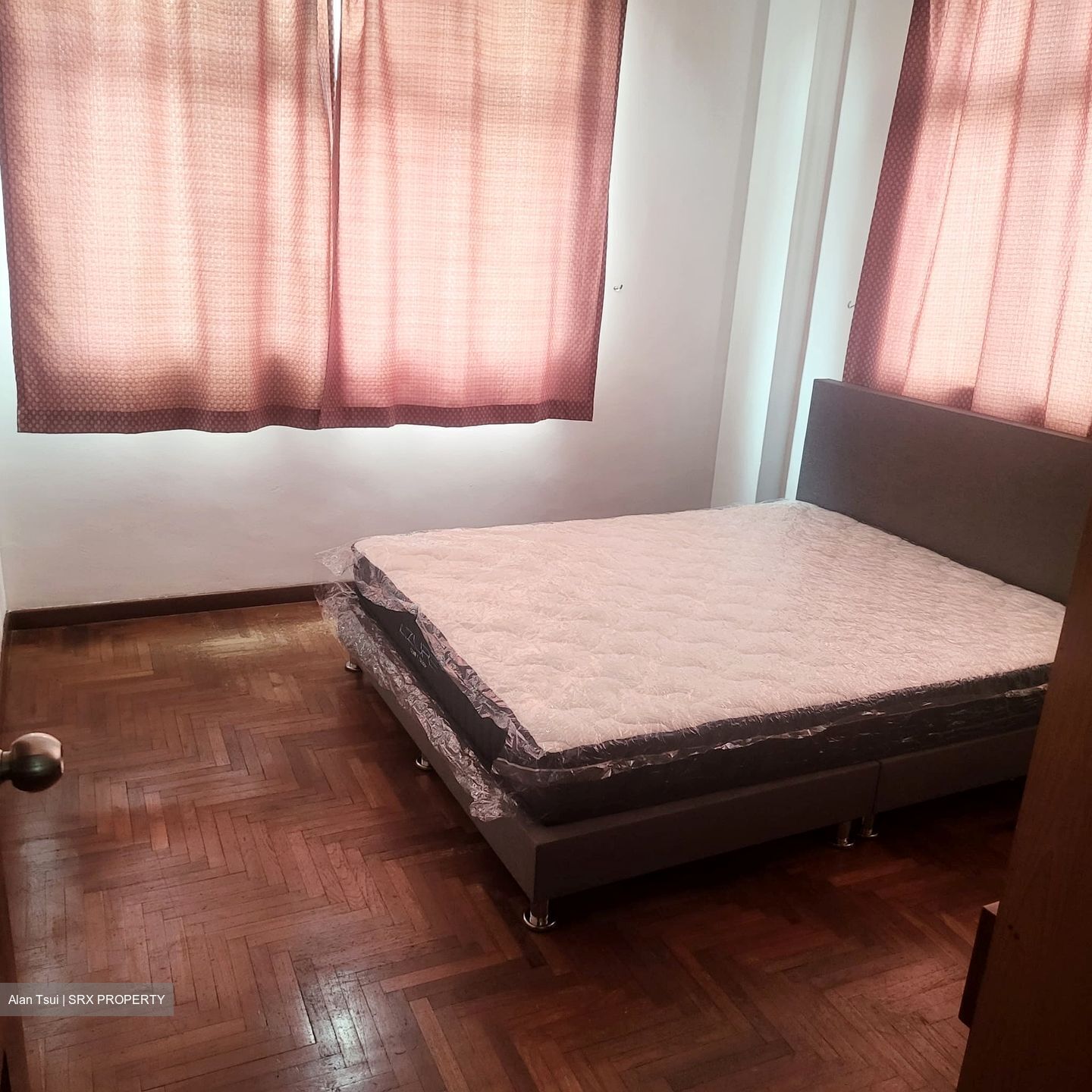 Boundary Road (D19), Terrace #578783941